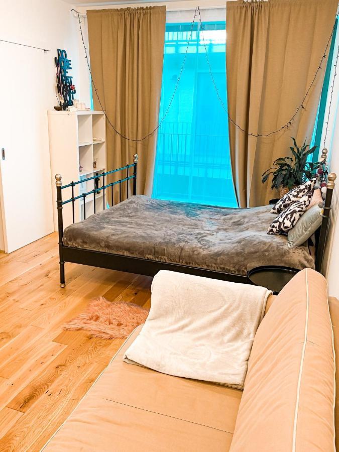 Apartmán Lovely Apartment, Free Parking 1,55 Hight *