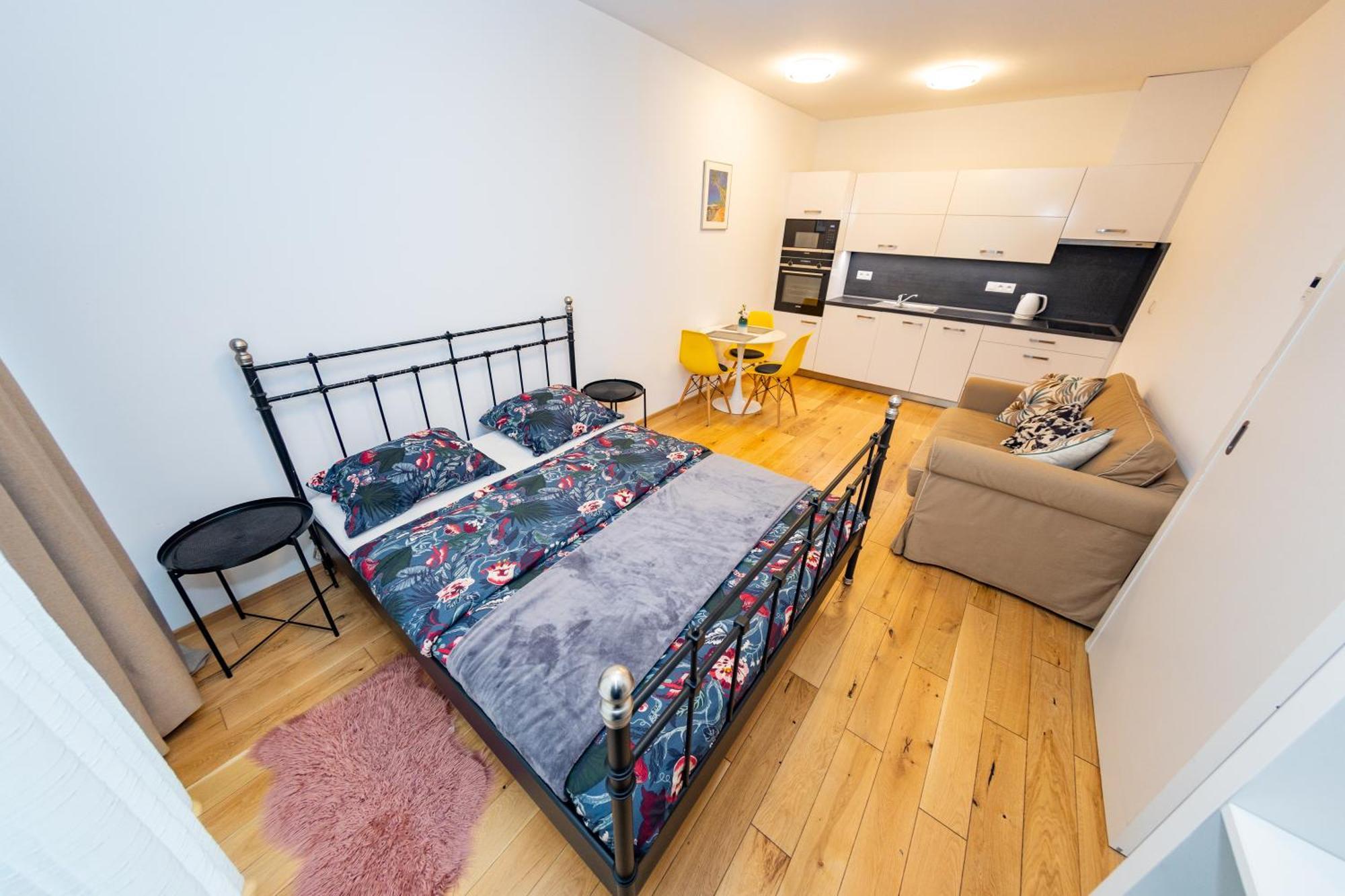 Apartment Lovely Apartment, Free Parking 1,55 Hight Prag
